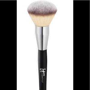 IT Cosmetics Jumbo Powder Brush #3